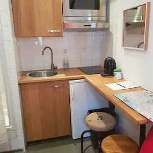 Appartement Studette En Plein Coeur Du Vieux, Nice